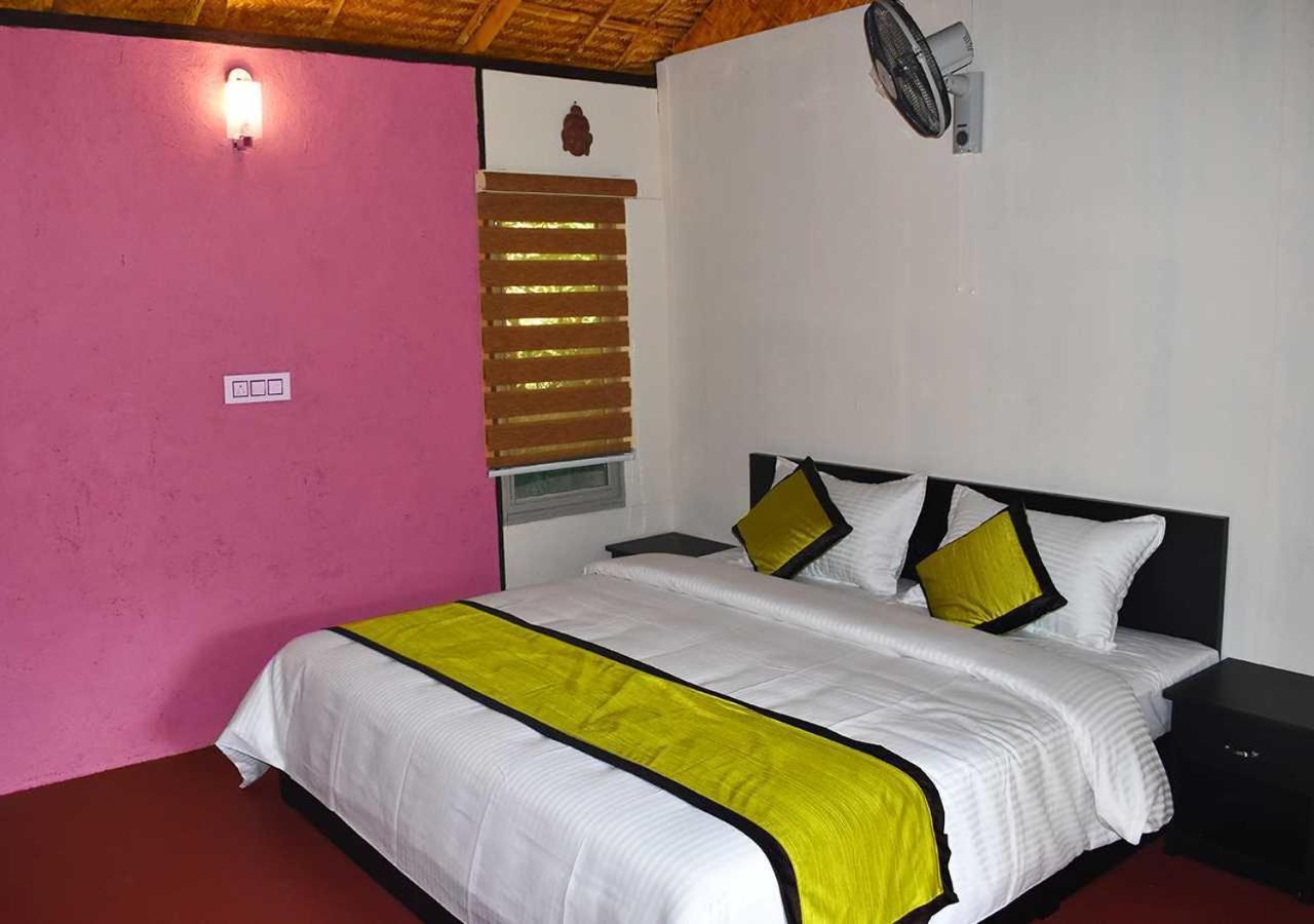 Koomankolly Resort Thirunelly Exterior photo